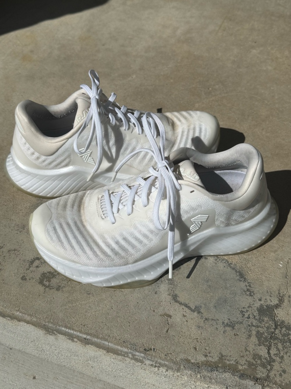 RAD R1 3x White Running Shoes